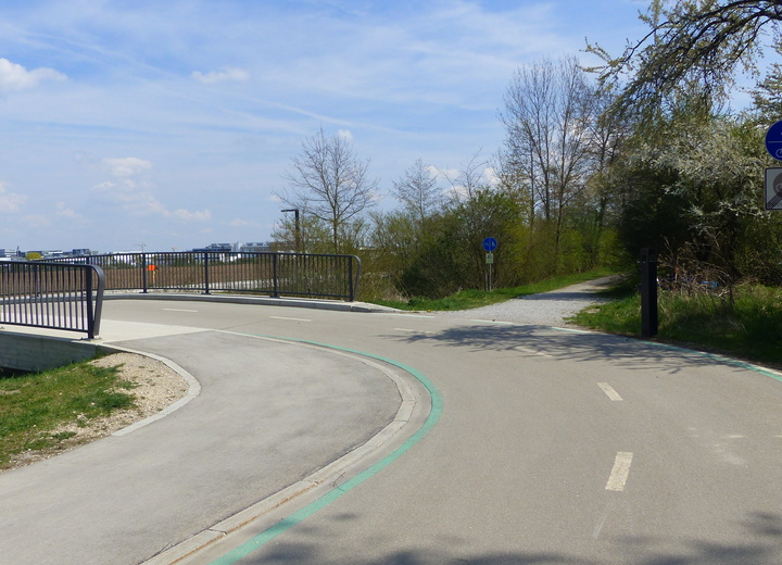 17: Brücke über den Schleissheimer Kanal