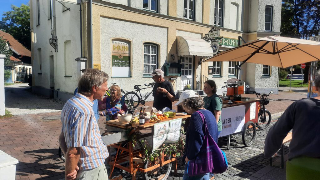 Impression vom 3. Freisinger Parking Day 2025 in der Bahnhofstraße