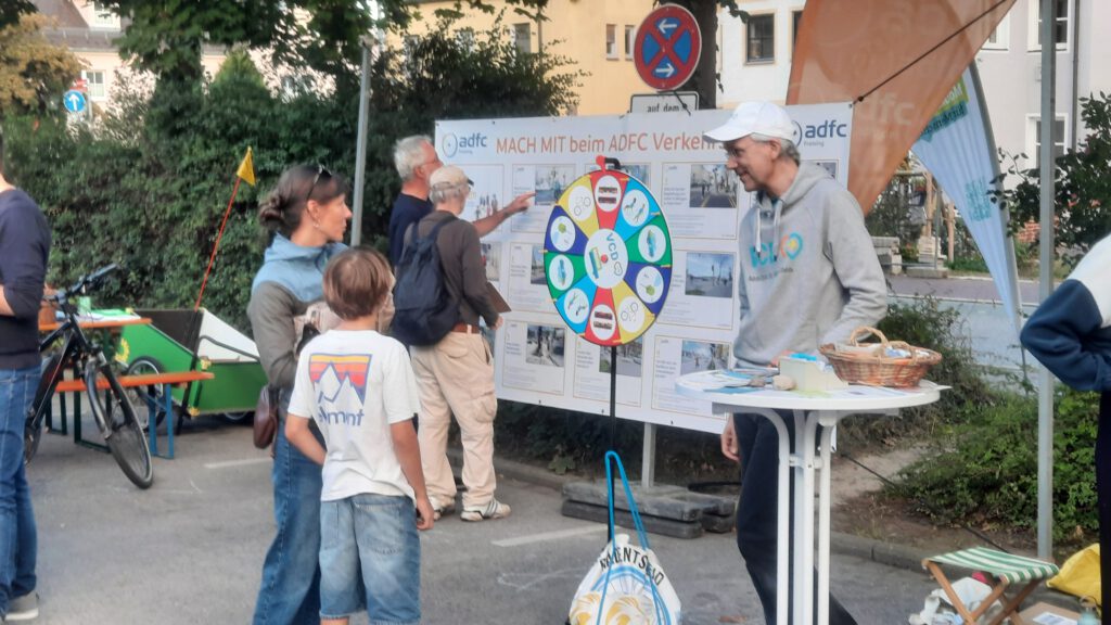 Das Glückrad des VCD als spielerisches Aufklärungsangebot für Kinder