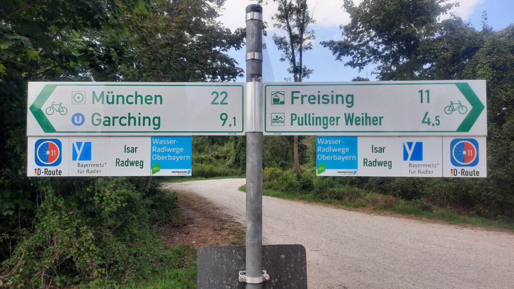 Umleitungsroute des Isarradweg entlang der Staatsstraße als Teil der nationalen D-Route 11: Ostsee-Oberbayern